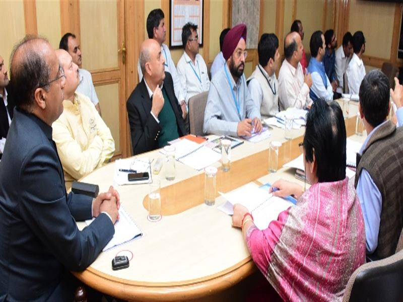 Chief Minister Shri Jai Ram Thakur  presiding over the meeting with senior officers of the State and National Highways Authority of India at Shimla on 13 July 2018.